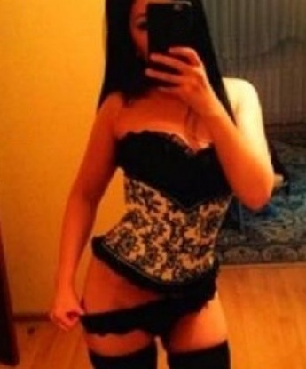 Со мной ты окунешься в мир страсти и наслаждения. Я креативна и открыта для экспериментов, всегда готова удовлетворить твои самые сокровенные фантазии. Мои услуги основаны на волнующем эротическом массаже, нежных ласках и оргазмических ощущениях. Фото полностью соответствуют реальности. У меня есть отличные отзывы от моих клиентов, которые подтверждают мои навыки и качество предоставляемых услуг. Я живу в Москве и готова встретиться с тобой в любое удобное для тебя время. Расслабься и доверься моим ласкам - я превратю твою жизнь в настоящую сказку. 😘💋💞🔥 6399, 27 лет